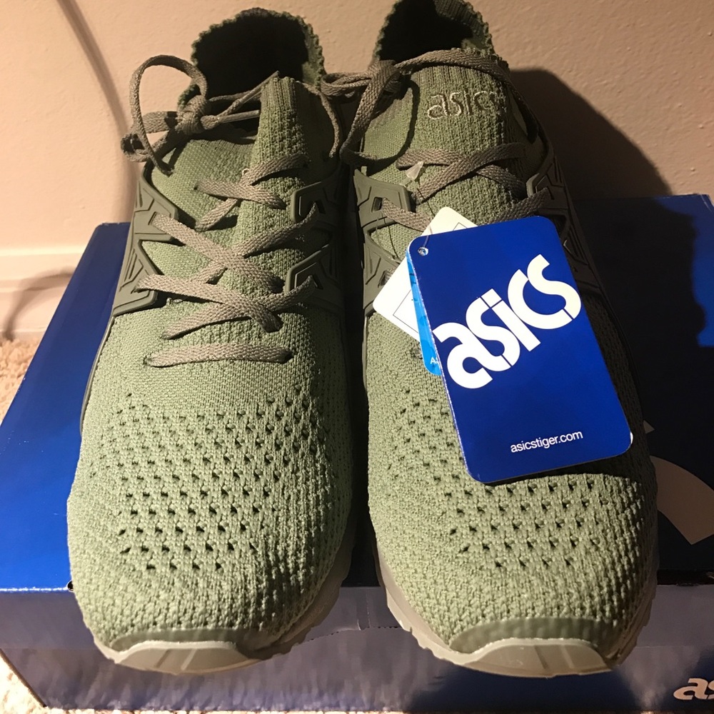 Brand new Asics Gel Kayano Knit